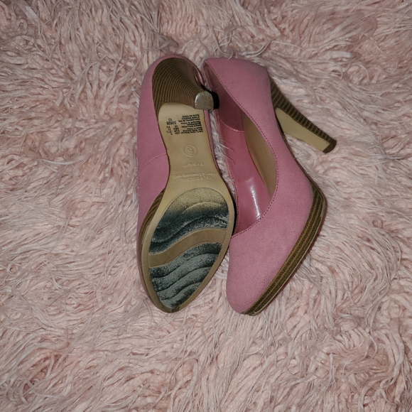 Pink Heels 👠 - Picture 5 of 5